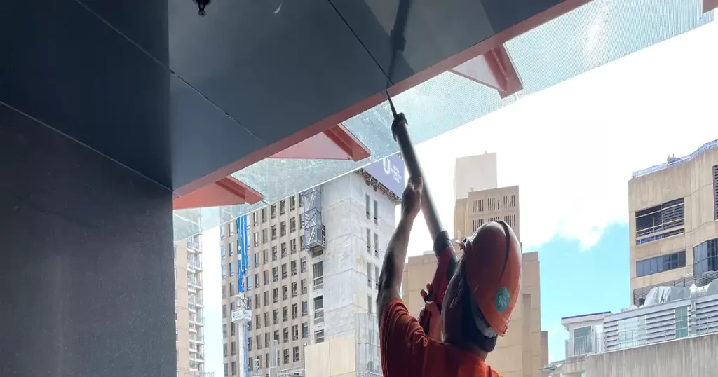 How to use silicone to fill gaps